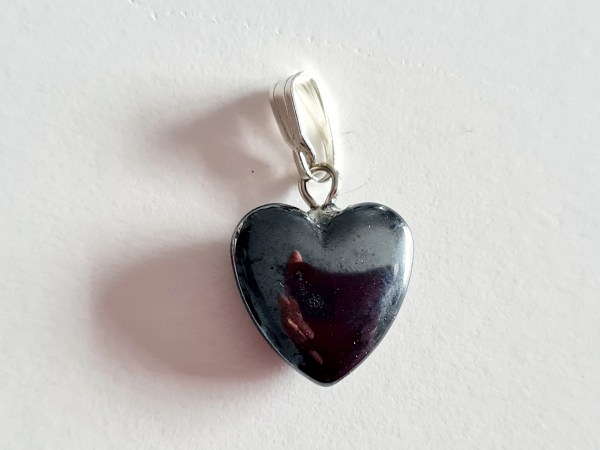 pendentif hématite coeur